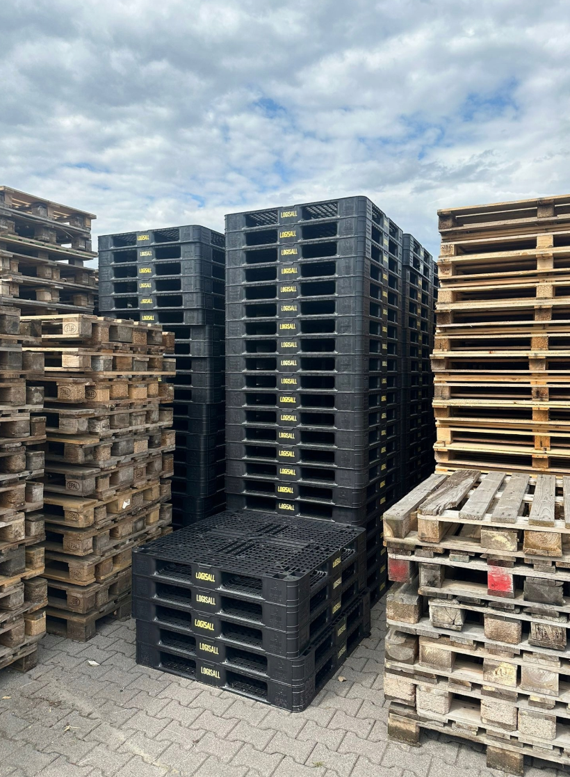 Zrzut ekranu 2025-11-30 224512 Palety plastikowe 110X110 - 15 sztuk